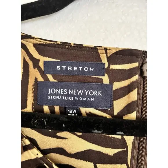 Jones New York Sleeveless Sheath Dress SZ 16W Leaf design w Wooden Bead Accents - Picture 7 of 7